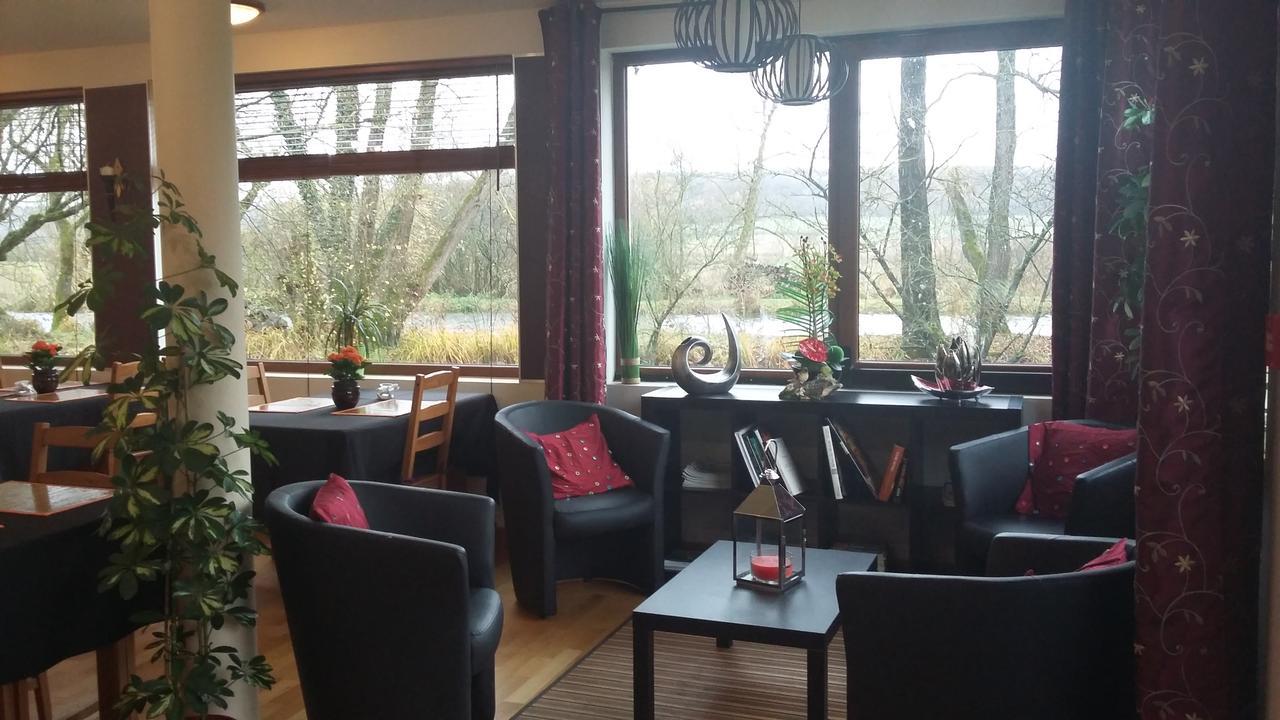Logis Hotel Le Chantoiseau Chaumont-sur-Aire Экстерьер фото