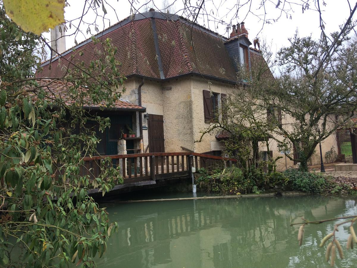 Logis Hotel Le Chantoiseau Chaumont-sur-Aire Экстерьер фото