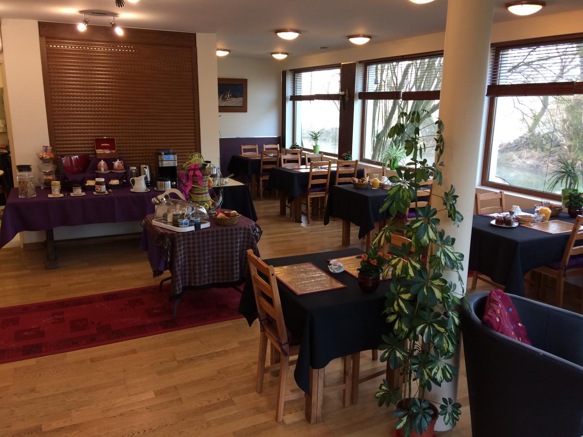 Logis Hotel Le Chantoiseau Chaumont-sur-Aire Экстерьер фото