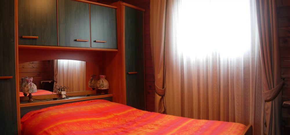 Logis Hotel Le Chantoiseau Chaumont-sur-Aire Экстерьер фото